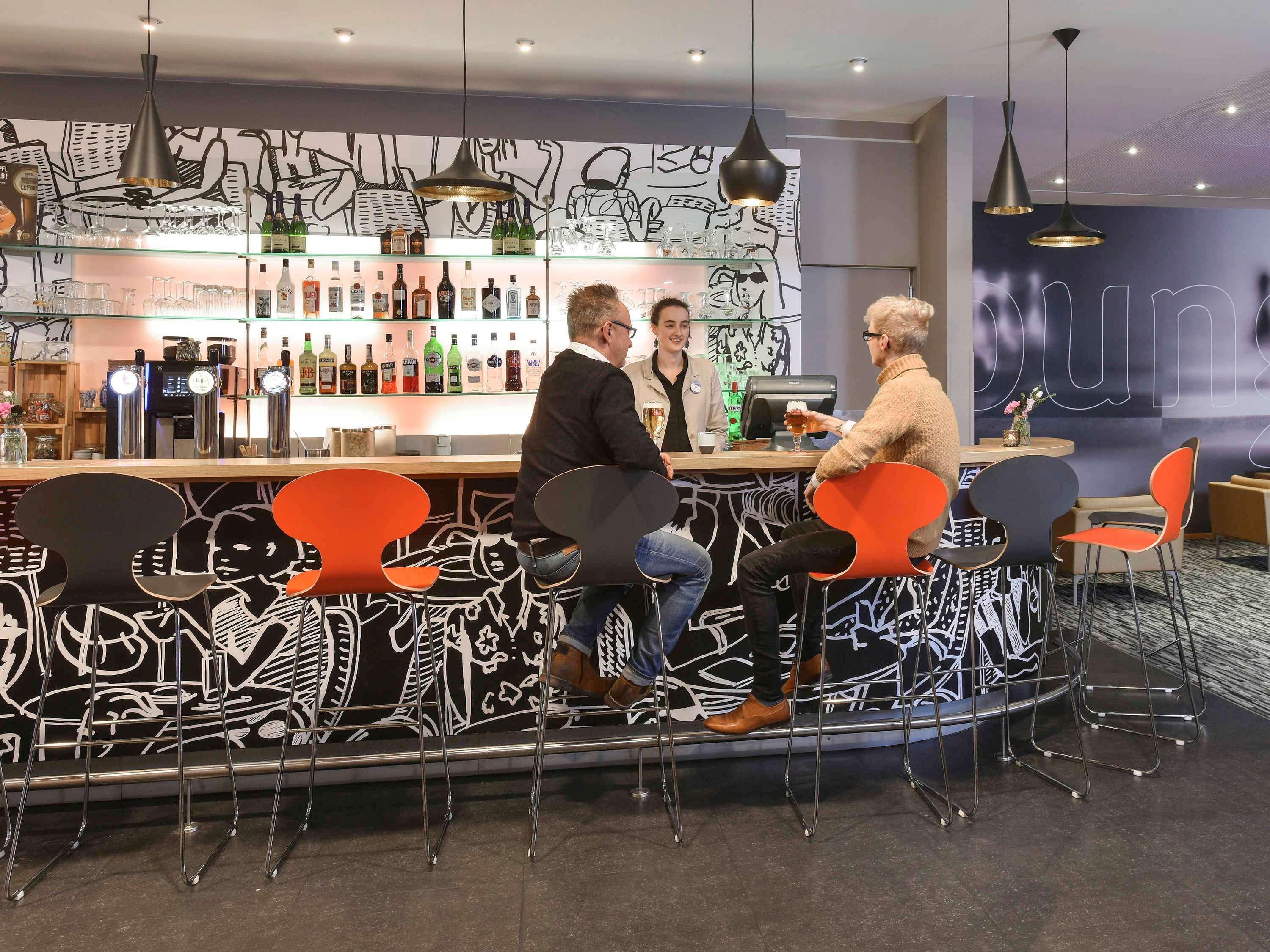 Ibis Kortrijk Centrum Екстериор снимка