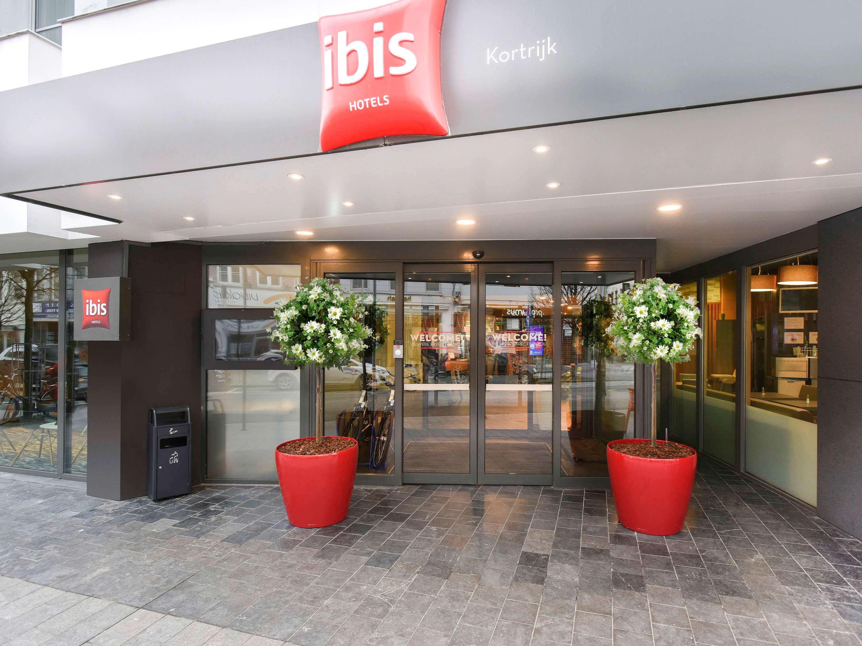 Ibis Kortrijk Centrum Екстериор снимка